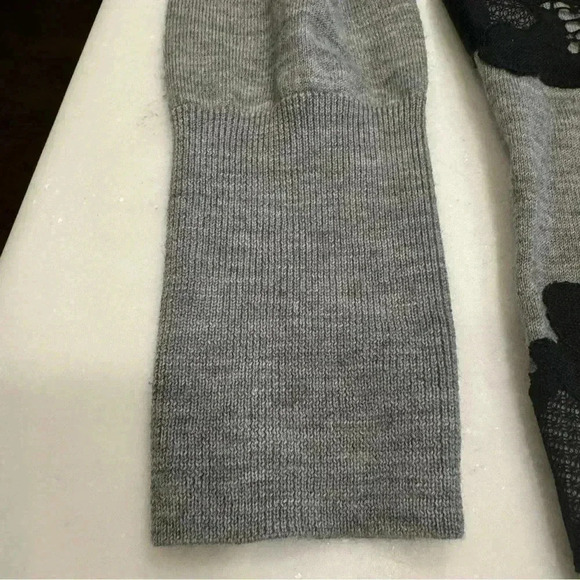 Diane Von Furstenberg women’s gray pullover sweater w/ lace overlay sz M - Picture 10 of 11